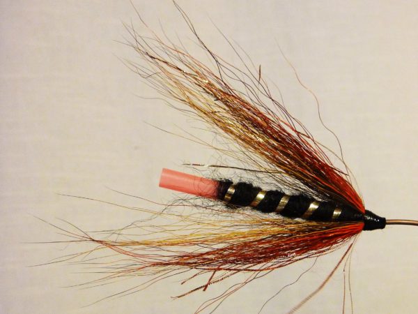 Nr 32 GulSvart,OrangeSvart Bucktail